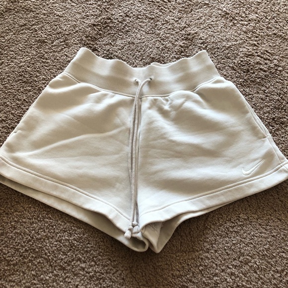 Nike Fleece Shorts - Picture 1 of 4